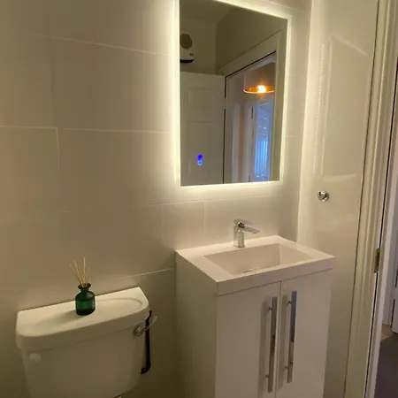 Apartment 7 Bay