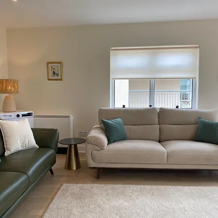 7 Bay * Clifden